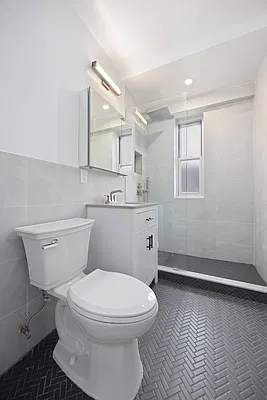 477 FDR Drive M1602 photo 9