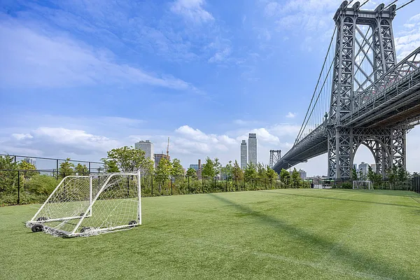 477 FDR Drive M1602 photo 19